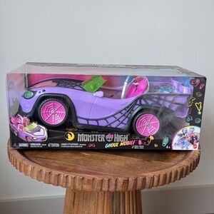 NEW Monster High Ghoul Convertible Toy Car With Pet & Accessories